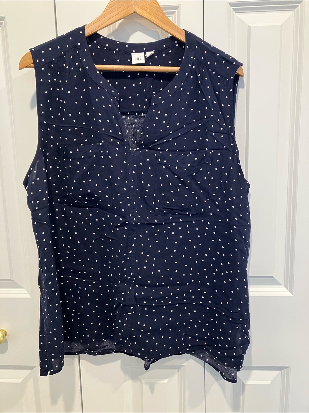 Navy blue Gap polka dot sleeveless blouse XXL